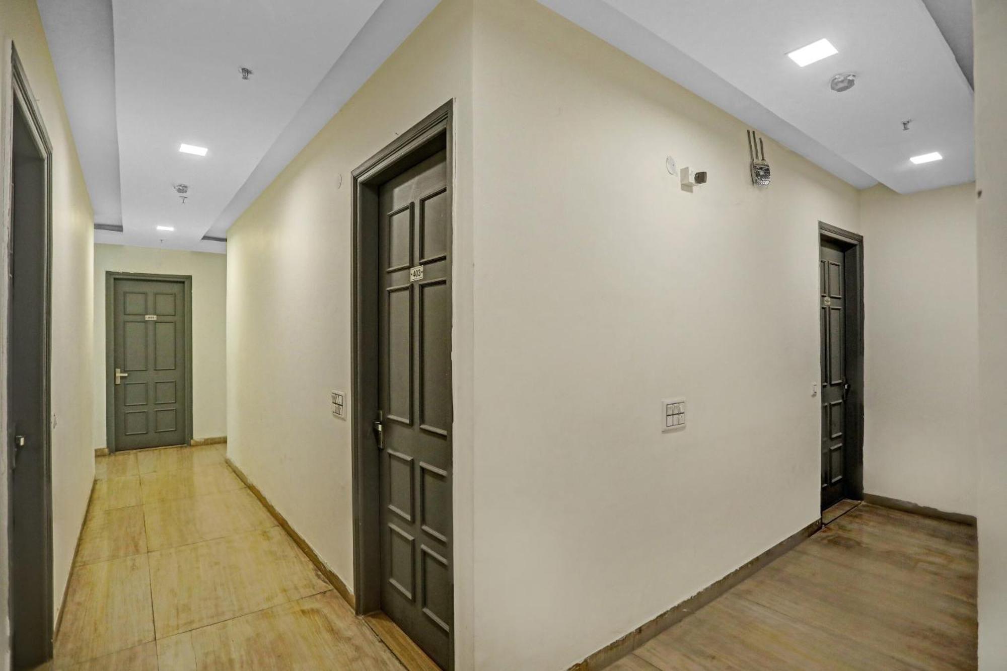 فندق Super Townhouse Mannat Rohini 16 دلهي المظهر الخارجي الصورة